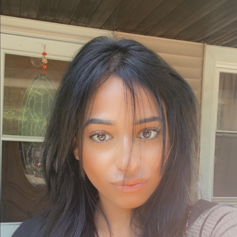 Meet your Posher, Nadia